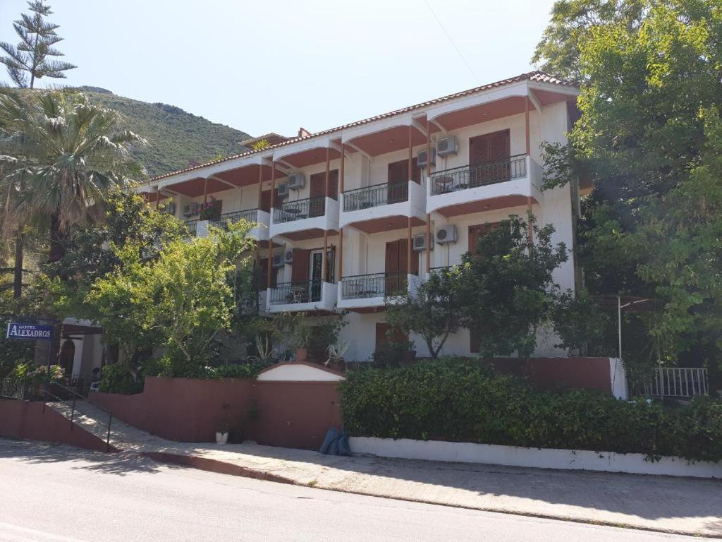 Hotel Alexandros B Nikiana Exteriér fotografie